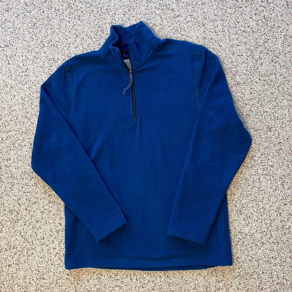 St. John’s Bay fleece 1/4 zip pullover. Men’s small